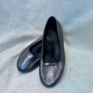 Abeo Pewter Leather Women's Casual‎ Flat Pump Dress Shoes 7.5 w/Core Inserts